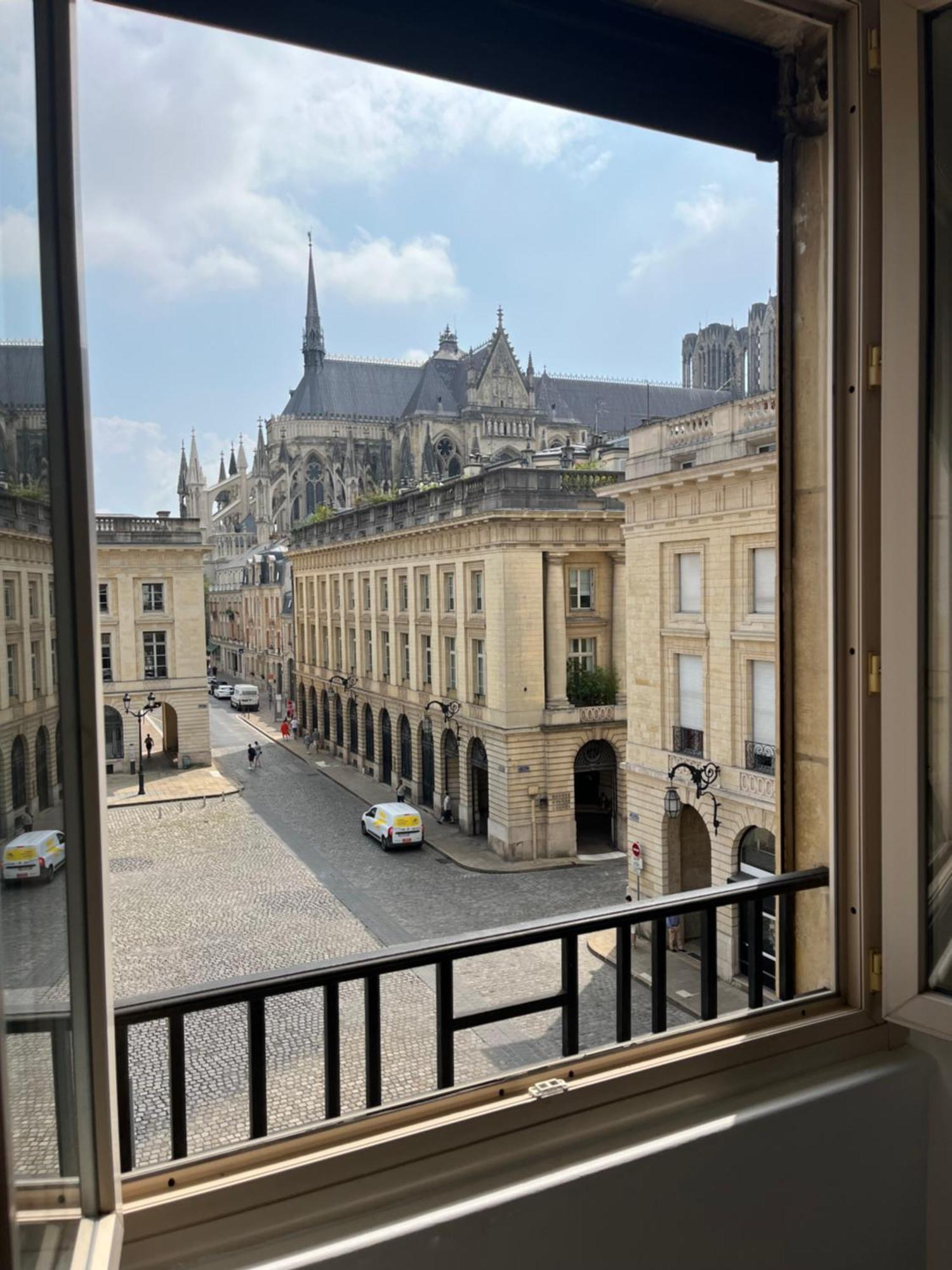 Royal Home, Hypercentre Reims Avec Vue Cathedrale Εξωτερικό φωτογραφία