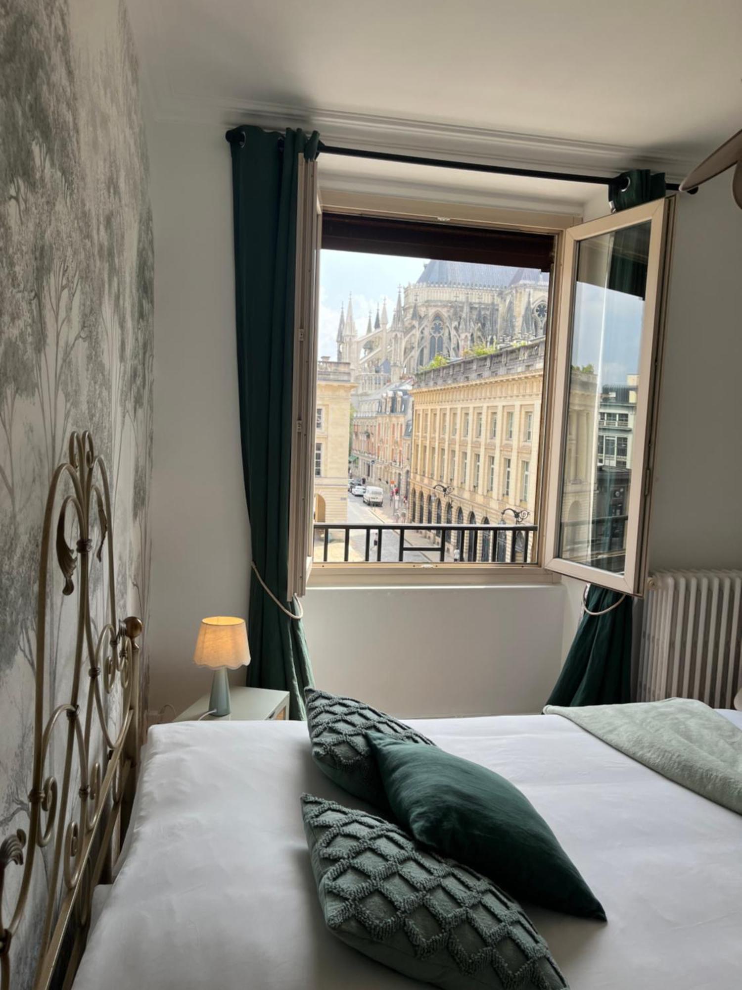 Royal Home, Hypercentre Reims Avec Vue Cathedrale Εξωτερικό φωτογραφία